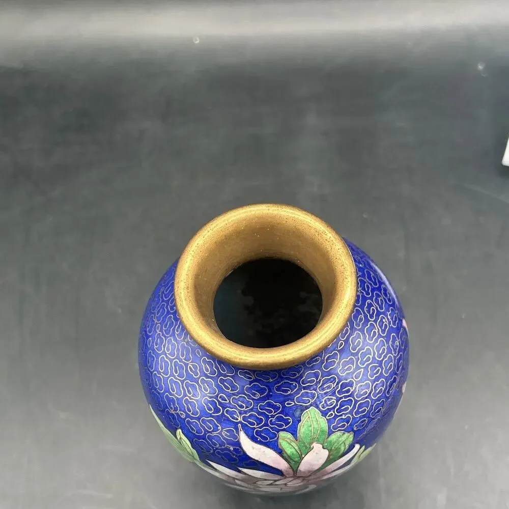 VINTAGE CHINESE Cloissoné SMALL VASE FLOWERS ON Royal Blue HEIGHT 5.25”